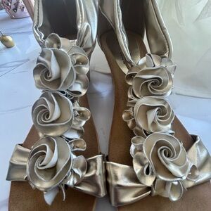 Spring Step Gold Sandals with Floral Embellishments